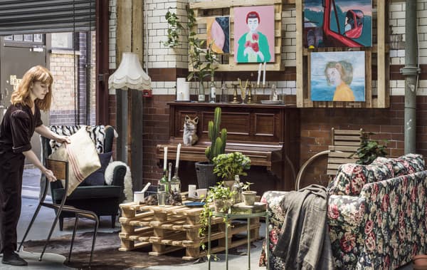 Hannah nell'area comune – IKEA
