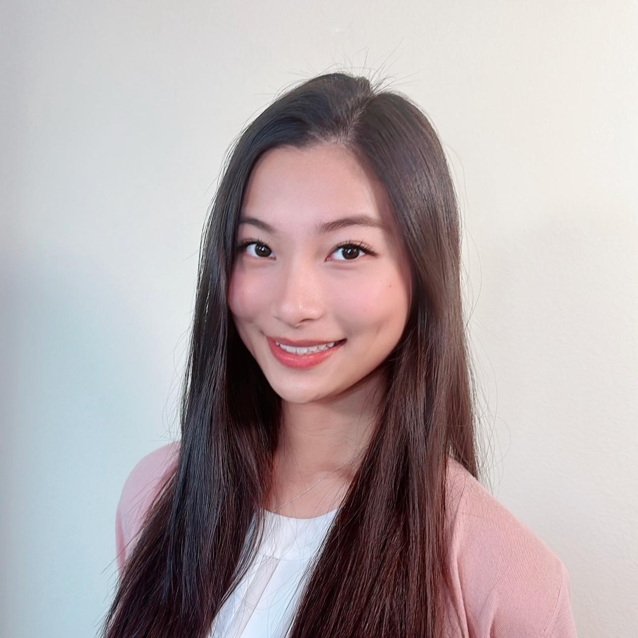 headshot of Mia Yilin