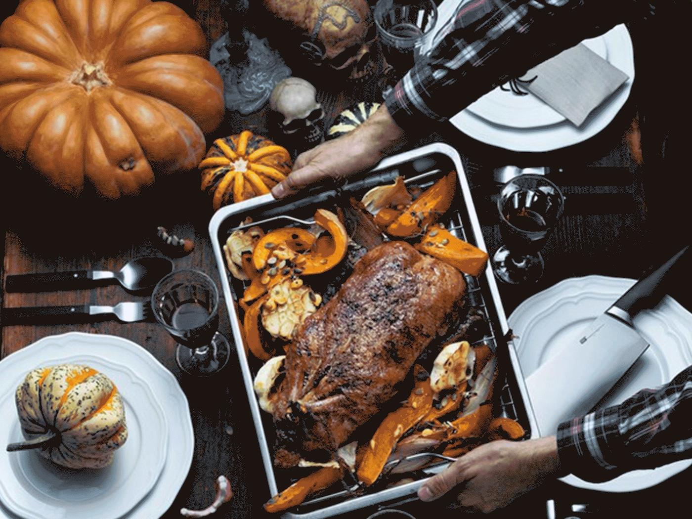 Helstekt and med ovnsbakt gresskar.