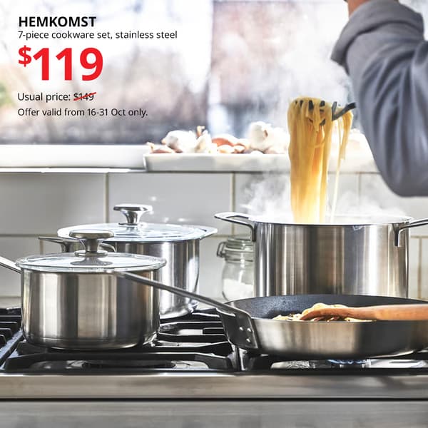 HEMKOMST 7 piece set on a stove top, cooking pasta.