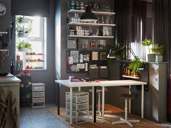 Home Office in die Küche integrieren