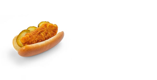 Hot dog s kuřecím stripsem