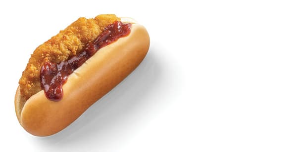 Hot dog s kuřecím stripsem a BBQ omáčkou 