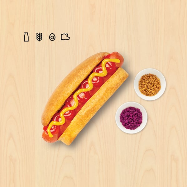 Hot dog
Servido con cebolla crujiente y col morada.
$20