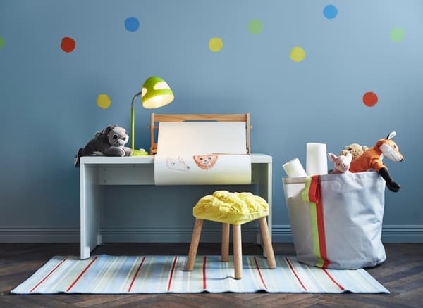 How to entertain children while working from home