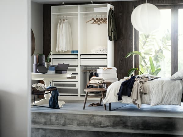 How to safely store winter clothes 