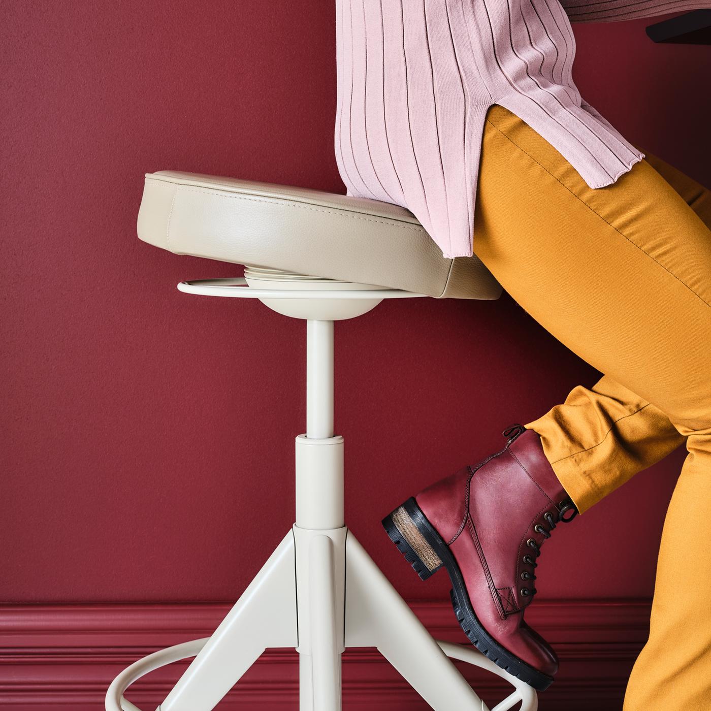 How to set up an ergonomic work space.