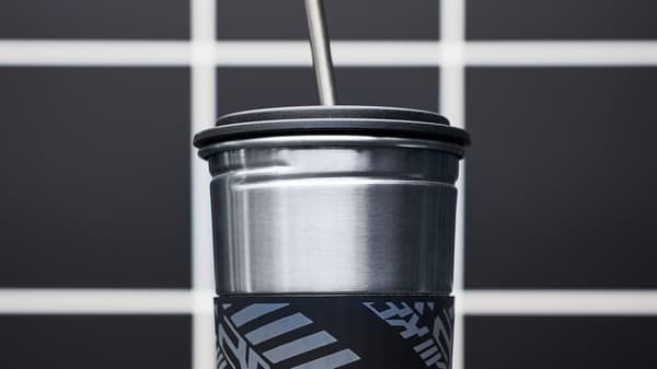 Hrnek LÅNESPELARE pro hráče.