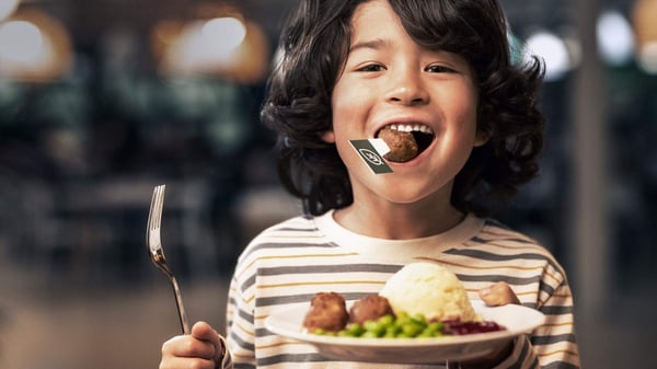 Hump day deal: Kids eat free, yippee!