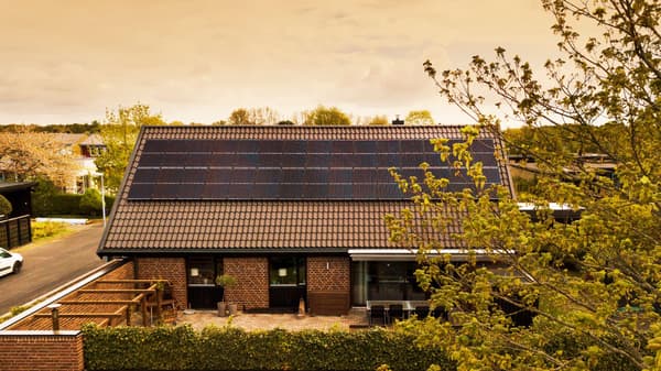 Hus med solceller