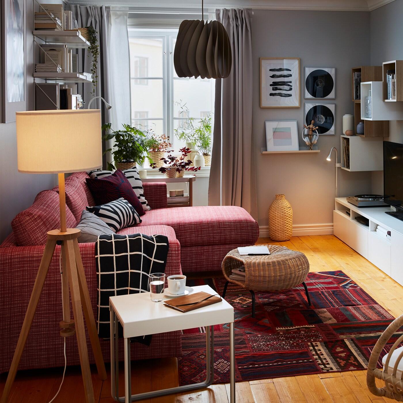 Ideas for a living room for sleep-ins.