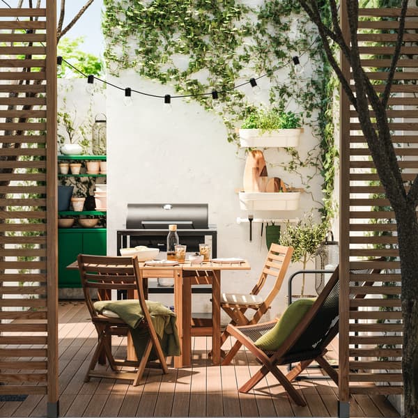 Ideas for a lush and calm outdoor space.