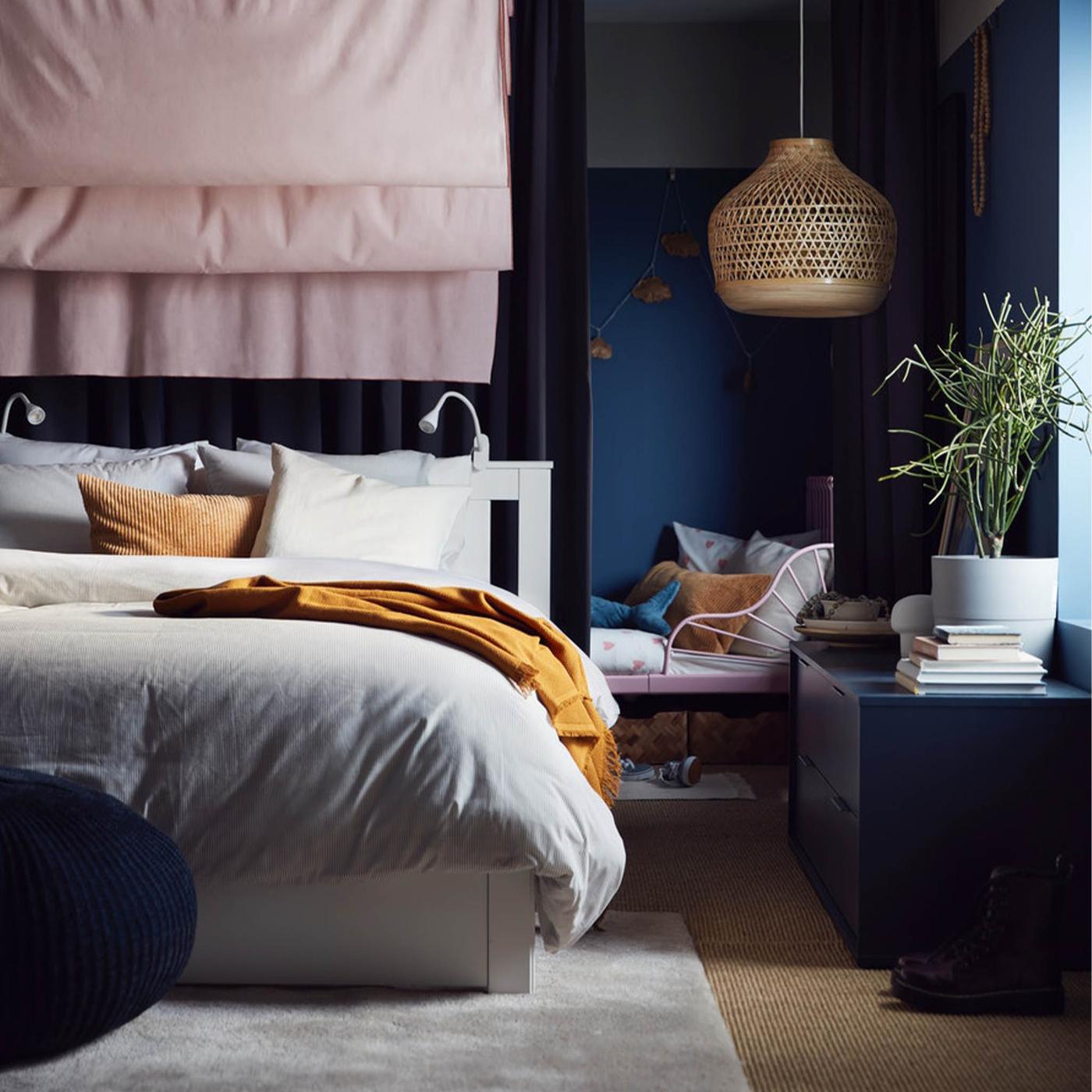 Ideas for co-sleeping makes bedtime family time.