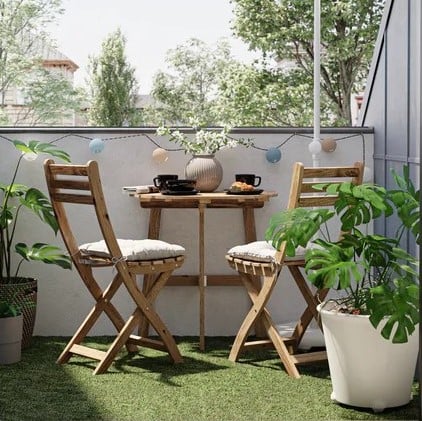 Ideas for furnishing a smaller outdoor space.