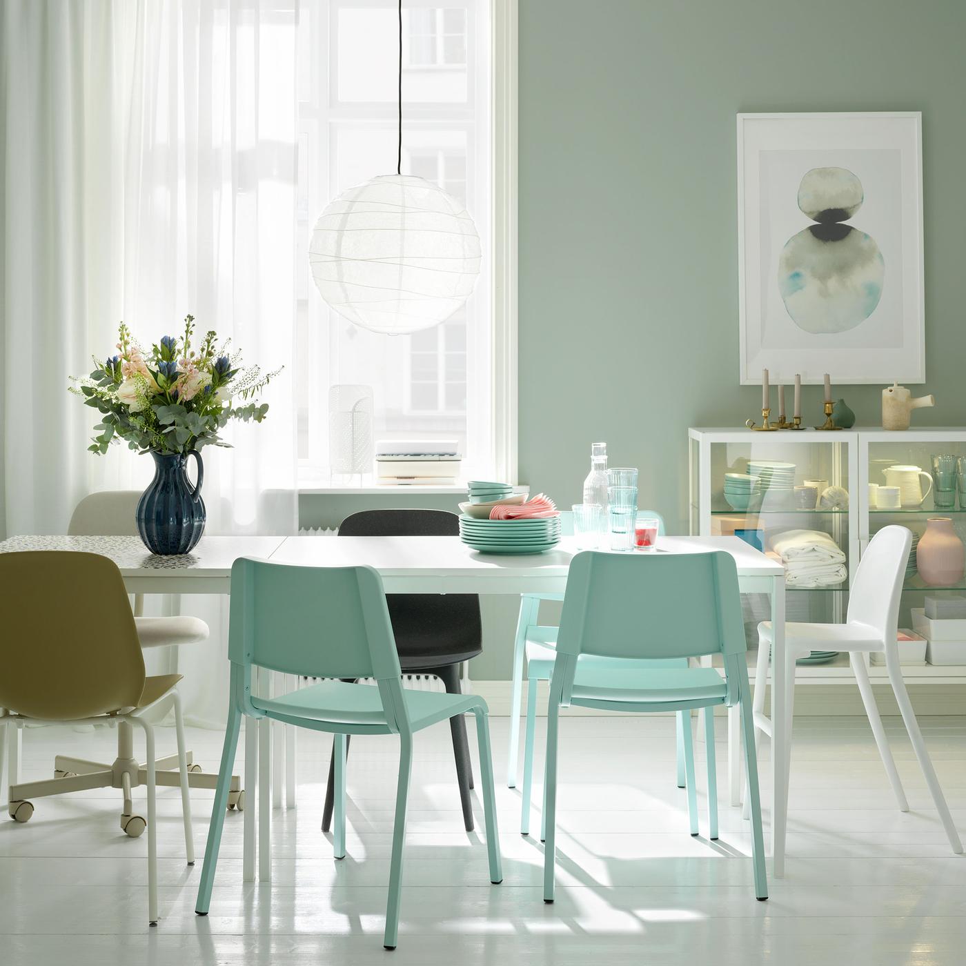 Ideas for get set for more guests with these extendable dining table ideas.