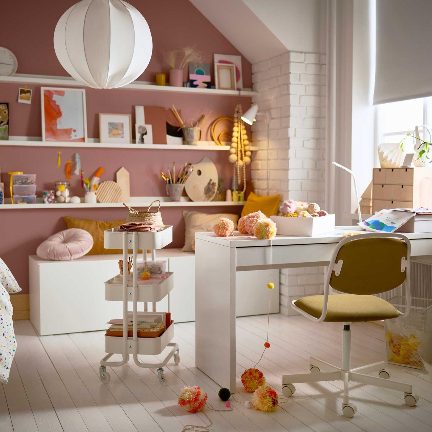 Ideas on how to get a study room with space to grow.