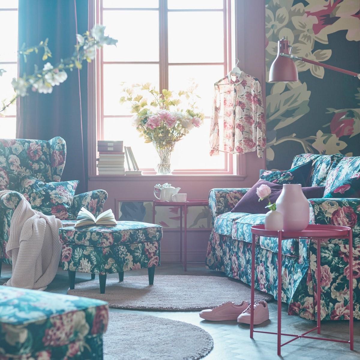 Ideas to create an eternal rose garden living room.