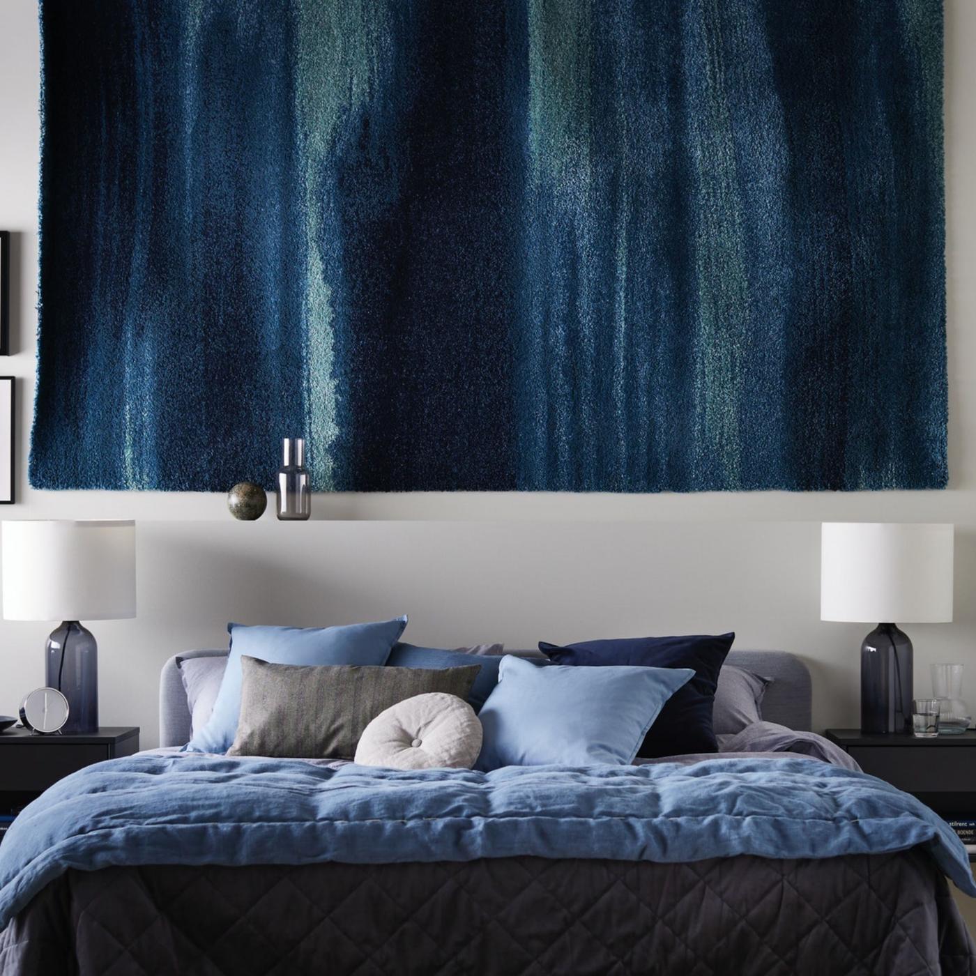 Ideas to reinvent your style with a wall rug.