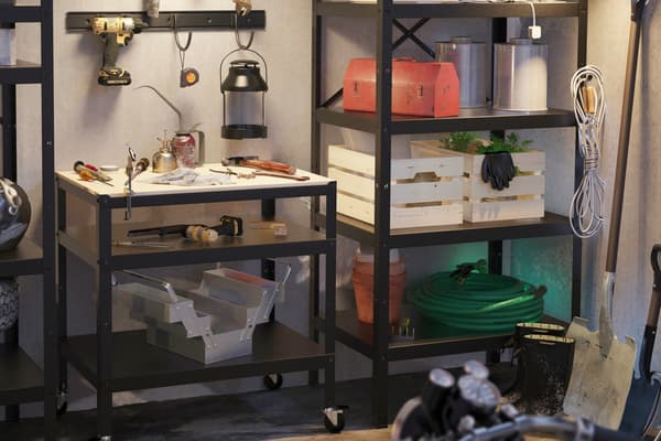 IKEA BROR rullvag och hylla i garage,