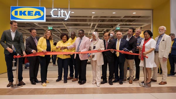 IKEA Canada and Scarborough community leaders cut the ribbon and welcomed customers to IKEA Scarborough Town Centre. 