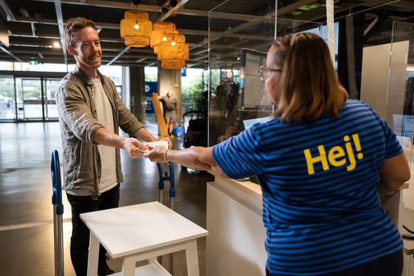 IKEA customer brings back pre-loved furniture in store 