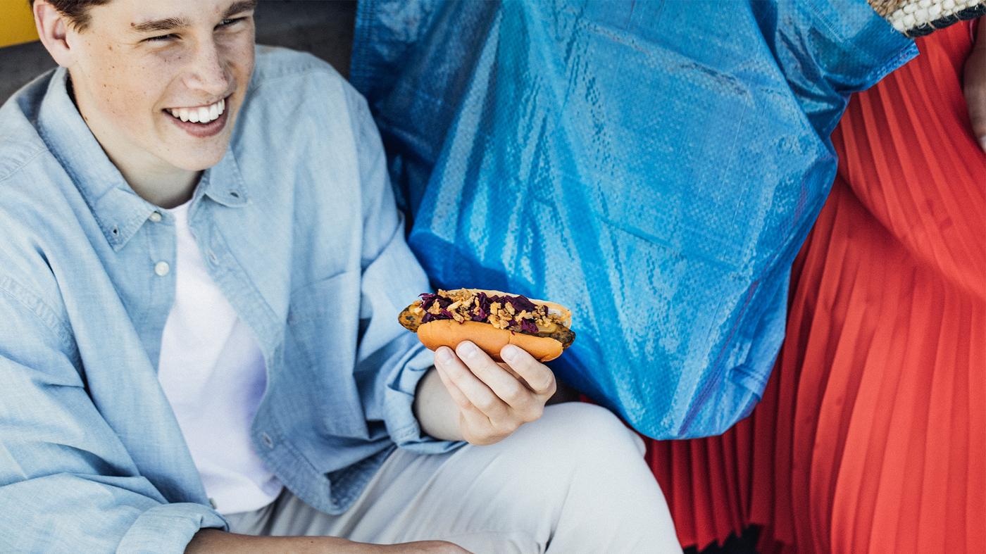 IKEA develops a Veggie hot dog for the IKEA Bistro