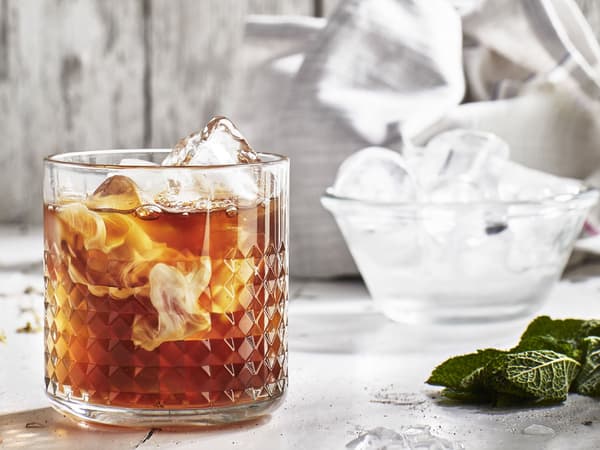 IKEA EGENTID teas can be used to make this almost dessert-like, chilled drink with peppermint and cacao flavour.