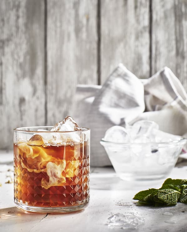IKEA EGENTID teas can be used to make this almost dessert-like, chilled drink with peppermint and cacao flavour.
