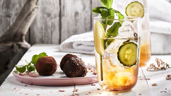 IKEA EGENTID teas can be used to make this citrusy lemon grass tea on the rocks. Find the recipe in our “More than a cup of tea” recipe collection.