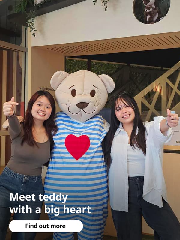 IKEA Family Fest and IKEA 9.9 sale, 4 - 14 September 2025. FABLER BJORN bear mascot with 2 female customers for photo opportunity at meet and greet session.
