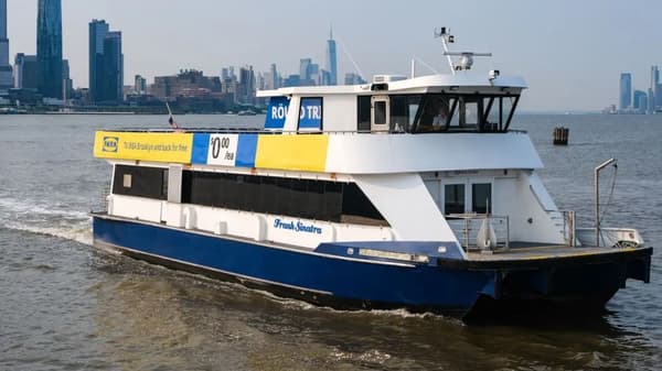IKEA Ferry leaving manhattan to brooklyn. 