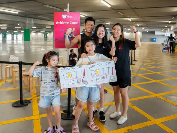 IKEA HEJ-FIT Challenge participants with their family