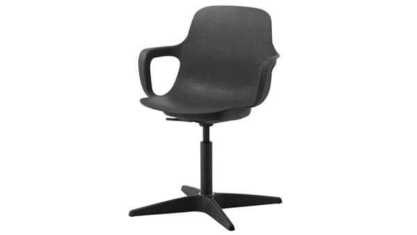 IKEA lance un rappel de la chaise pivotante ODGER, couleur anthracite avec un estampillage antérieur ou égal à 2221 en raison de risques de chute et de blessure