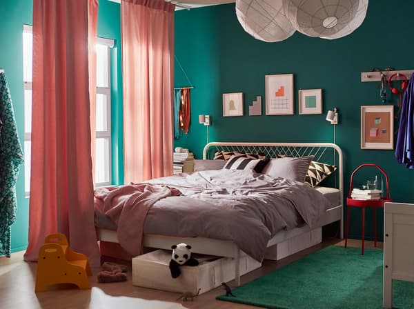 IKEA NESTTUN white bedframe and SUNDVIK extendable children’s bedframe can be combined in the same bedroom for a coordinated but functional shared bedroom.