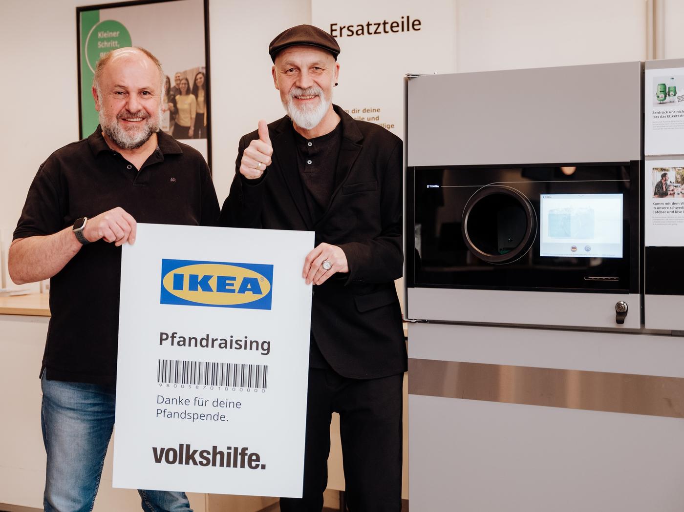 IKEA Pfandraising - Florian Thalheimer, Sustainability Manager IKEA Österreich und Erich Fenninger, Dirketor Volkshilfe Österreich