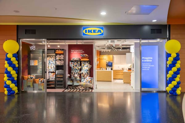 IKEA Reggio Emilia plan and order point.