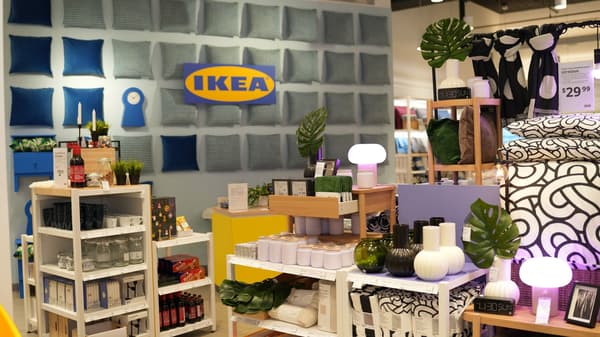 IKEA showroom showing a lot of accessories and an IKEA logo in the back