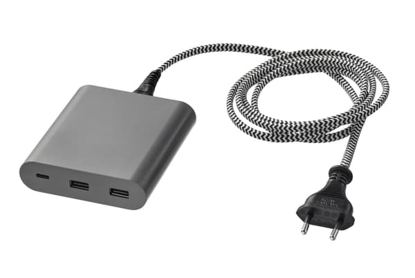 IKEA stahuje z prodeje USB nabíječku ÅSKSTORM (40 W, tmavě šedá).