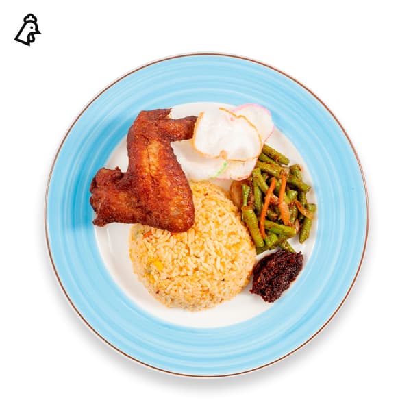 IKEA Tampines Halal Restaurant's hot dishes  — Nasi goreng with 1 pc chicken wing, with the chicken & egg food symbol in black on the top left corner.