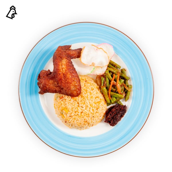 IKEA Tampines Halal Restaurant's hot dishes  — Nasi goreng with 1 pc chicken wing, with the chicken & egg food symbol in black on the top left corner.
