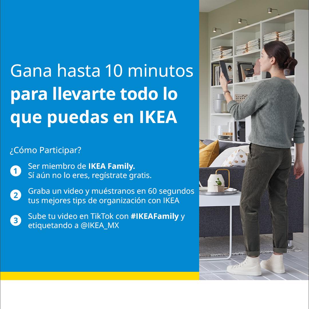 IKEA_Family_Campaña_Chica revisando su celular