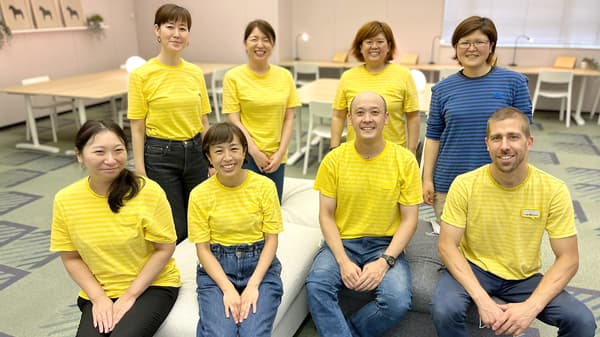 IKEAスタッフの集合写真。