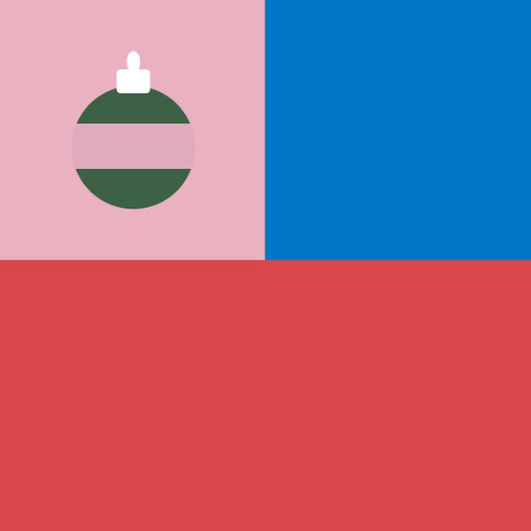 Illustration med fyra färgfält: rosa, blått och rött, samt en grön julgranskula med vit upphängning i det rosa fältet.