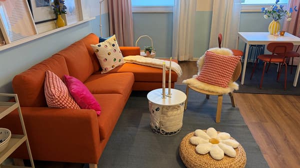 Im Dezember 2025 fand das jährliche Wohltätigkeitsessen bei IKEA Duisburg statt. In Zusammenarbeit mit dem „Meidericher Hilfswerk“, der „Wohltätigen Hand“ und der Apostelkirche Oberhausen konnten wir 200 Menschen einen schönen Abend gestalten. Die „Pfarrbläser St. Stephan e.V. 1973“ untermalten das Essen mit Weihnachtslieder zum Mitsingen. Das Menü wurden von IKEA Kolleg:innen zubereitet und serviert. Für die 35 kleinen Besucher:innen gab es Bastelmöglichkeiten und zum Abschluss noch ein Stofftier geschenkt.