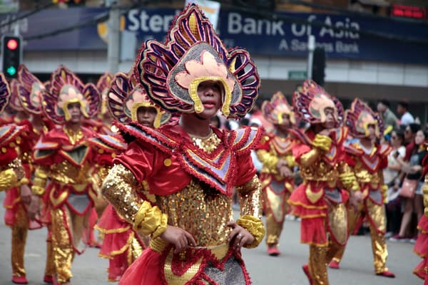 Image by: Chloe Evans http://unsplash.com/photos/people-in-red-and-gold-traditional-dress-CXgipFEHrq4