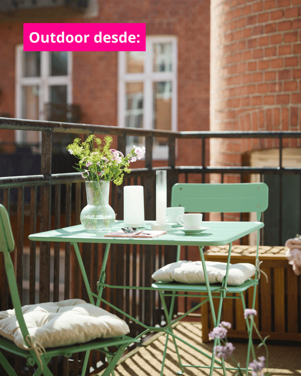 Imagen de outdoor con cuadrado fucsia que sale la categoria con letras blancas.