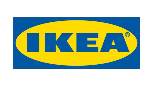 Imagen del logo de la marca IKEA: Un fondo azul con un óvalo horizontal amarillo que tiene la palabra IKEA escrita en el mismo azul del fondo.