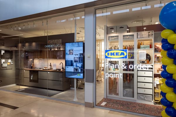 Immagine della facciata del negozio di IKEA Como plan and order point.