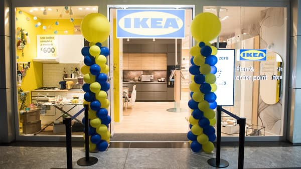 Immagine della facciata del negozio di IKEA Cosenza Rende plan and order point.