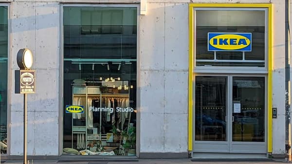Immagine della facciata del negozio di IKEA Milano Albricci plan and order point.